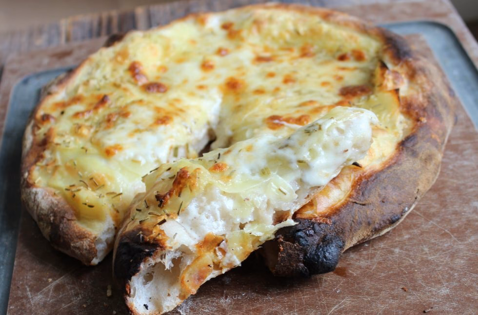 Hvad betyder hvid pizza?