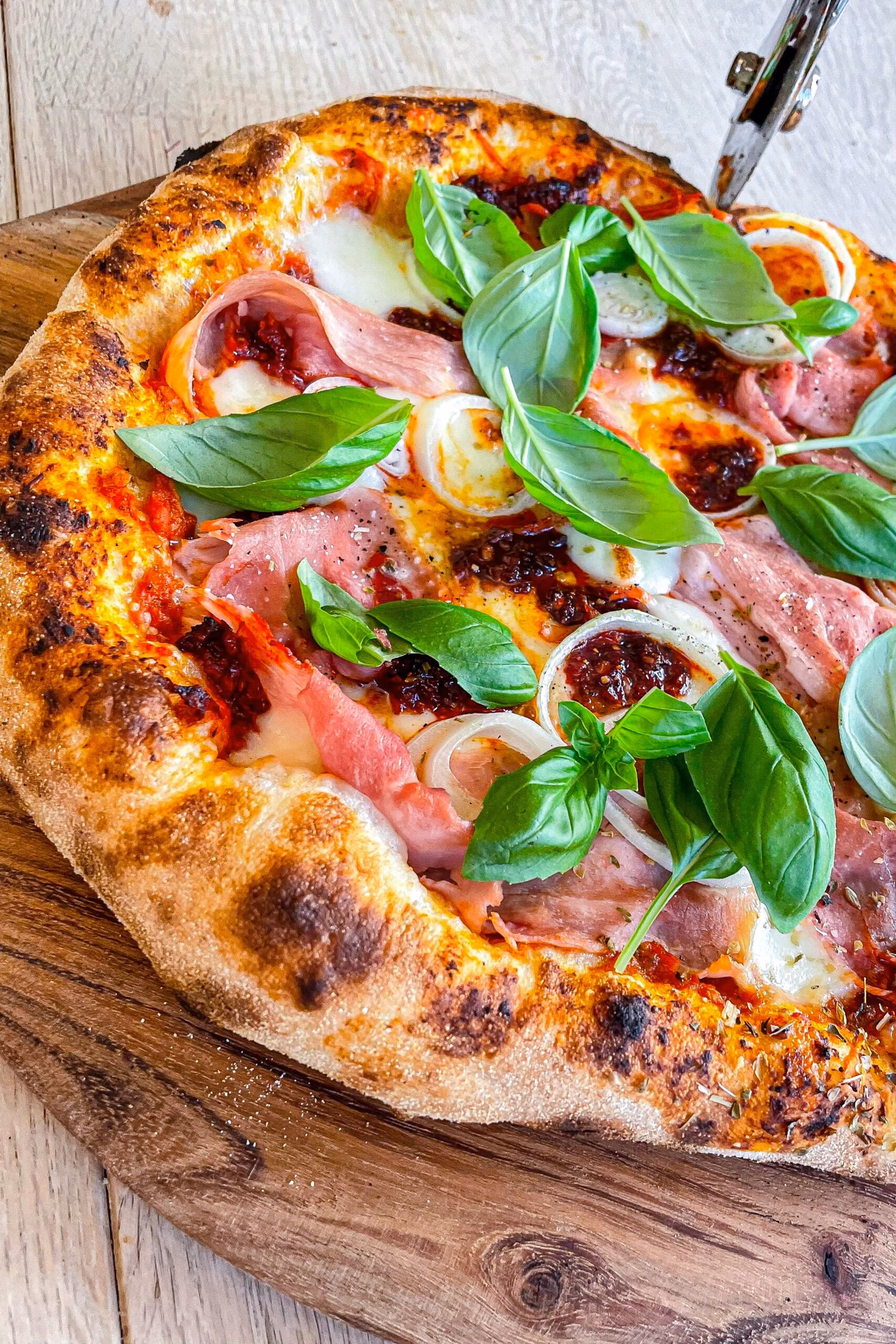 Hvor kan man købe færdig pizzadej?