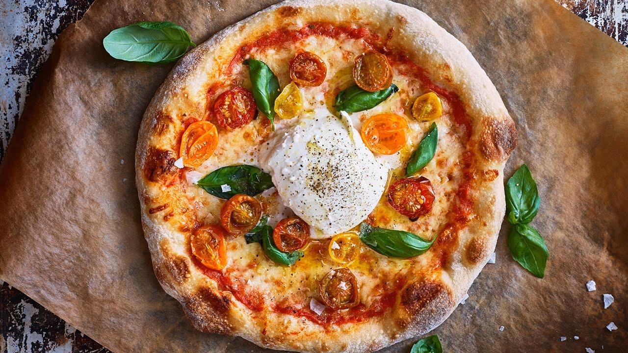 Hvor meget pizzasauce skal der være på en pizza?