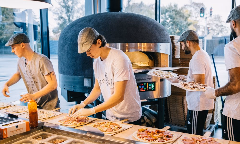 Er ild pizza åben igen?
