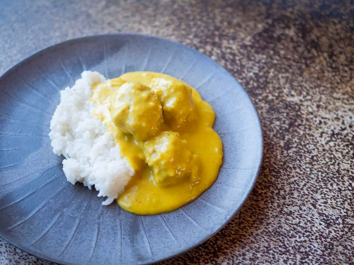 Hvor kan man købe Meyers boller i karry?