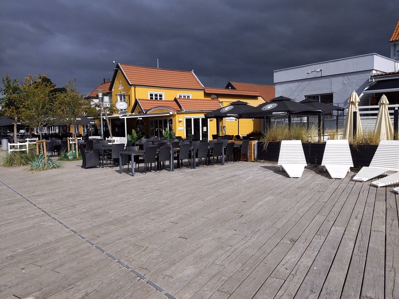 Hvem ejer Larsens Plads?