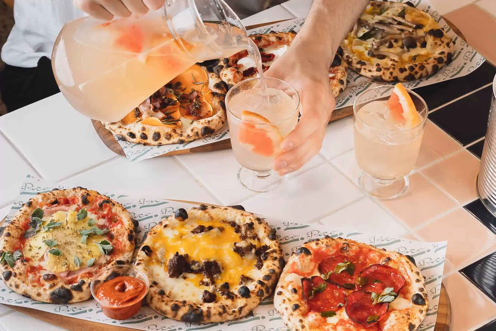 Hvor og hvornår åbnede det første pizzaria?