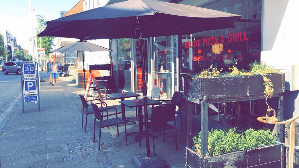 Hvornår lukker butikkerne i Skanderborg?