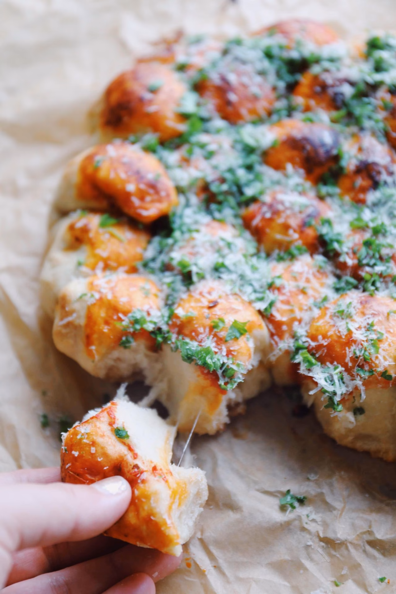 Hvorfor trækker min pizzadej sig sammen?