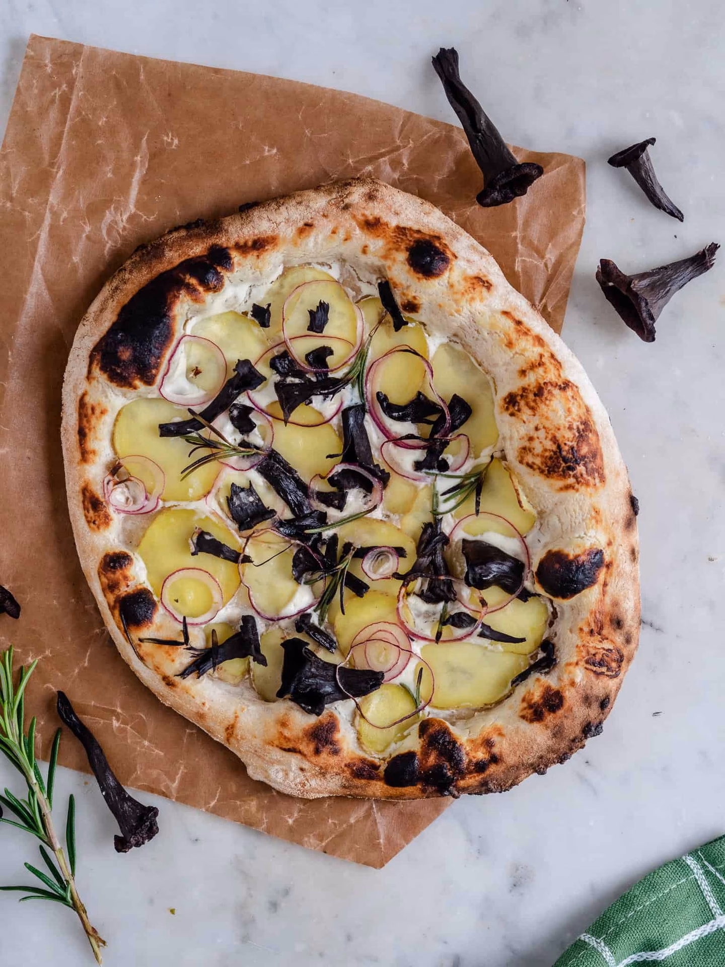 Er kartoffelpizza italiensk?