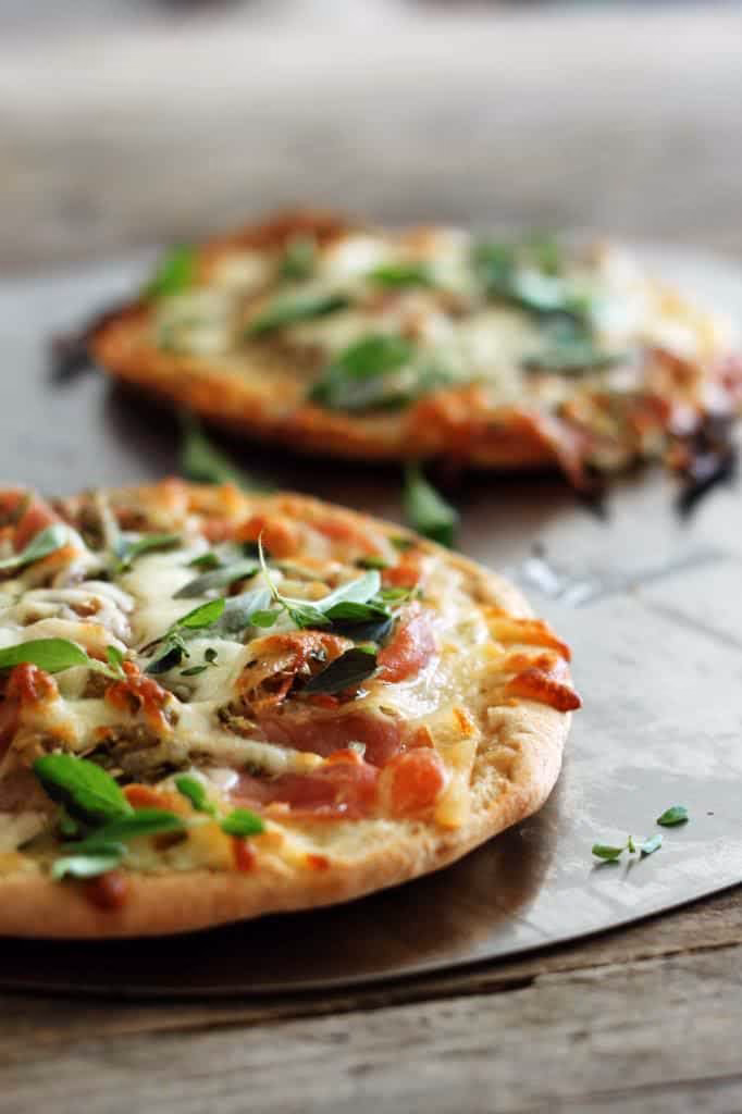 Hvor mange kalorier er der i en pita pizza?