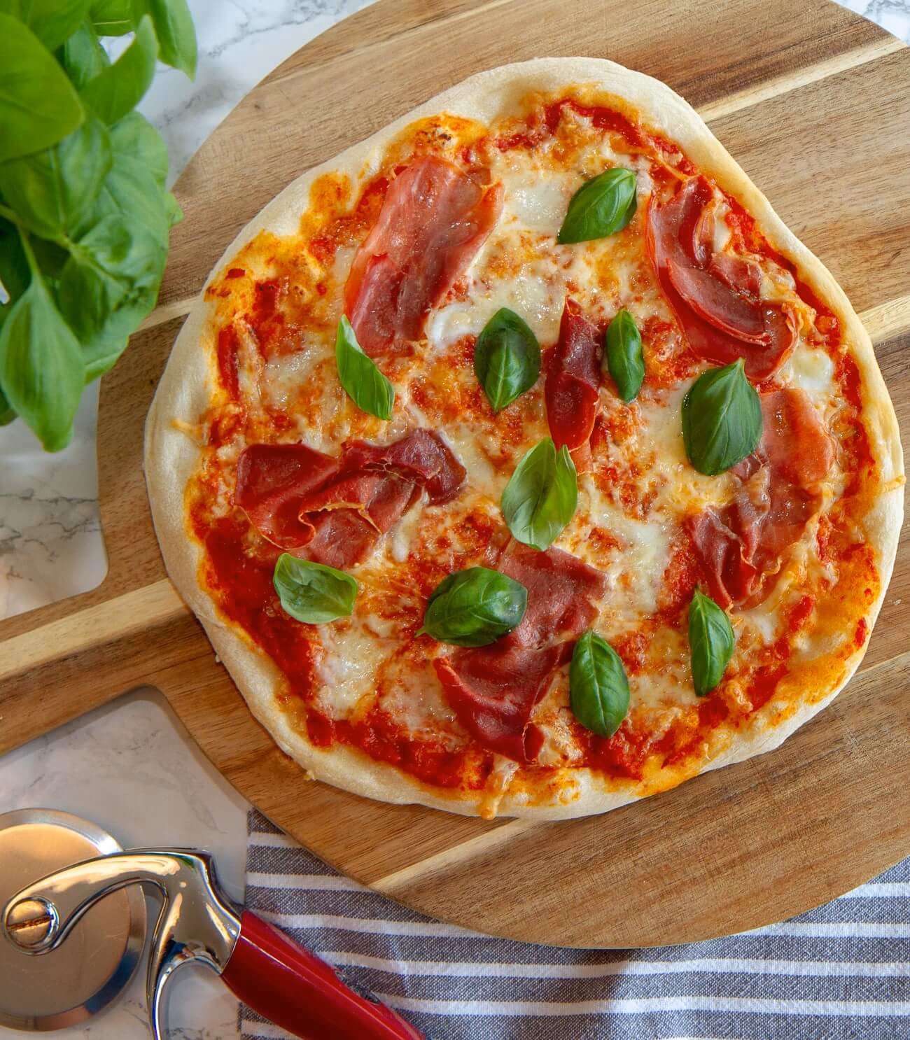 Hvornår putter man burrata på pizza?